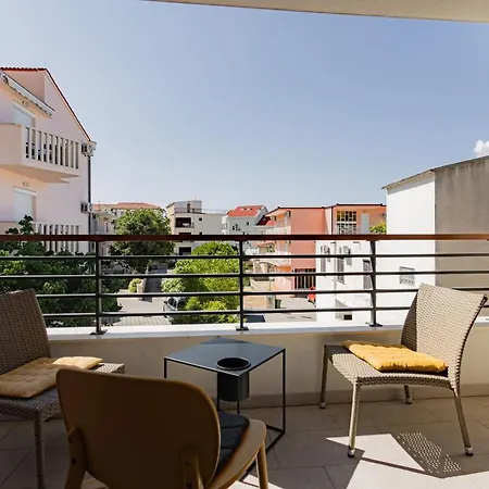 Apartmani Benzon Baška Voda Exterior foto