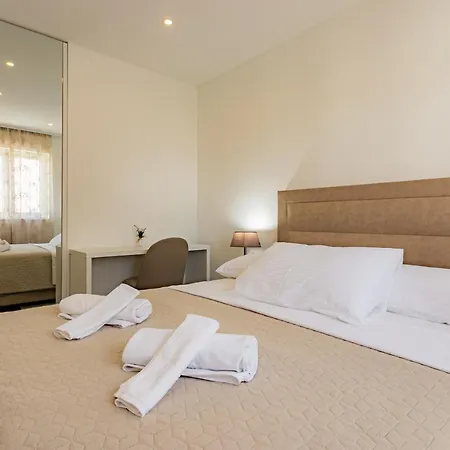 Apartmani Benzon Baška Voda Exterior foto