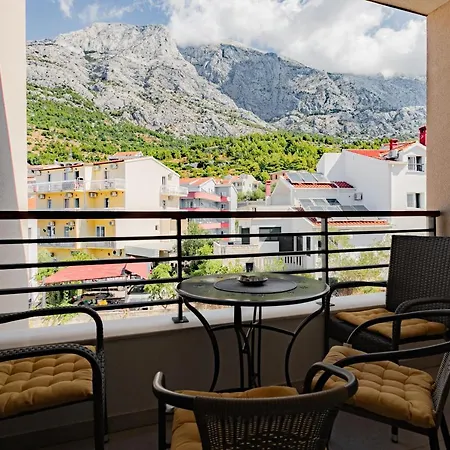 Apartmani Benzon Baška Voda Exterior foto