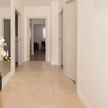 Apartmani Benzon Baška Voda Exterior foto