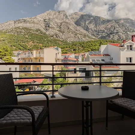 Apartmani Benzon Baška Voda Exterior foto